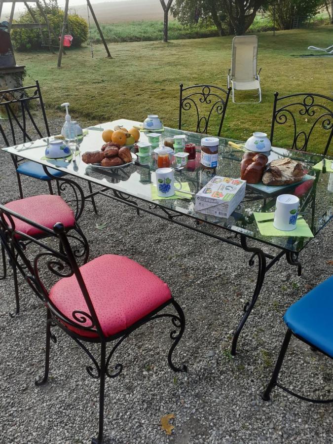 Chez Christine Panzió Noyal-Pontivy Kültér fotó